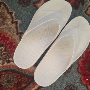 CROCS Classic Light Beige Flip Flops Size 9